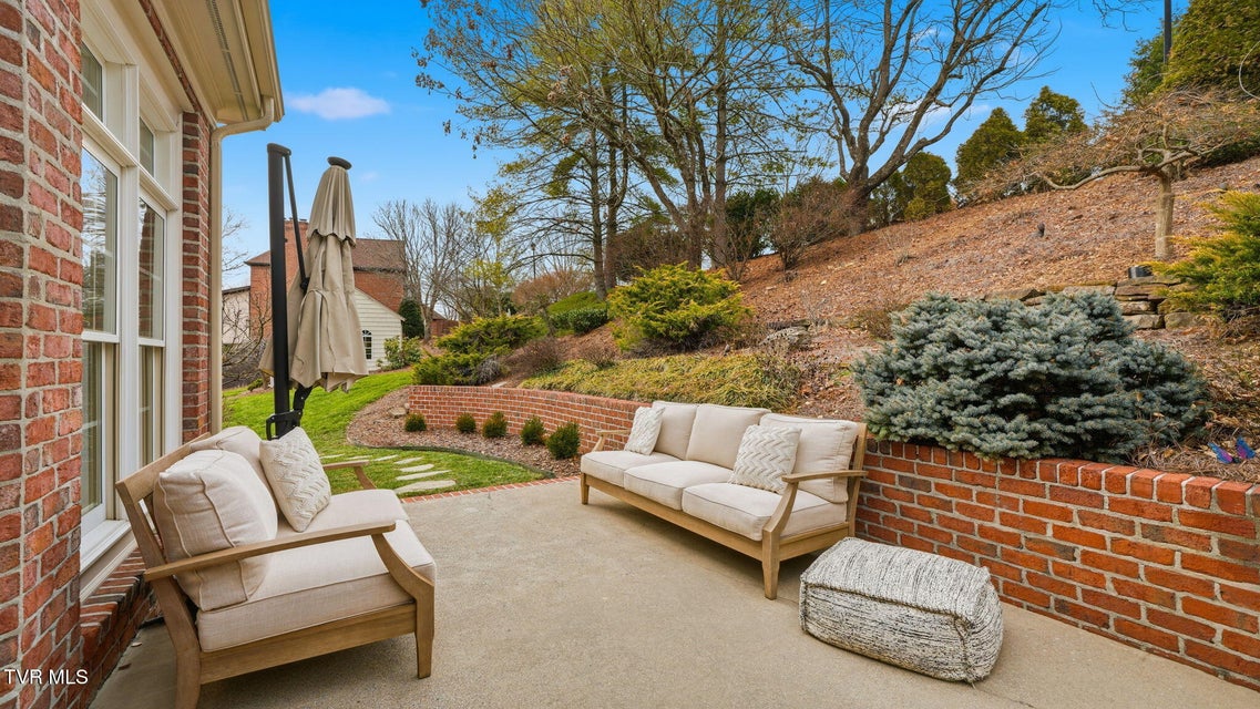 Photo #60: 1000 Huntington Court