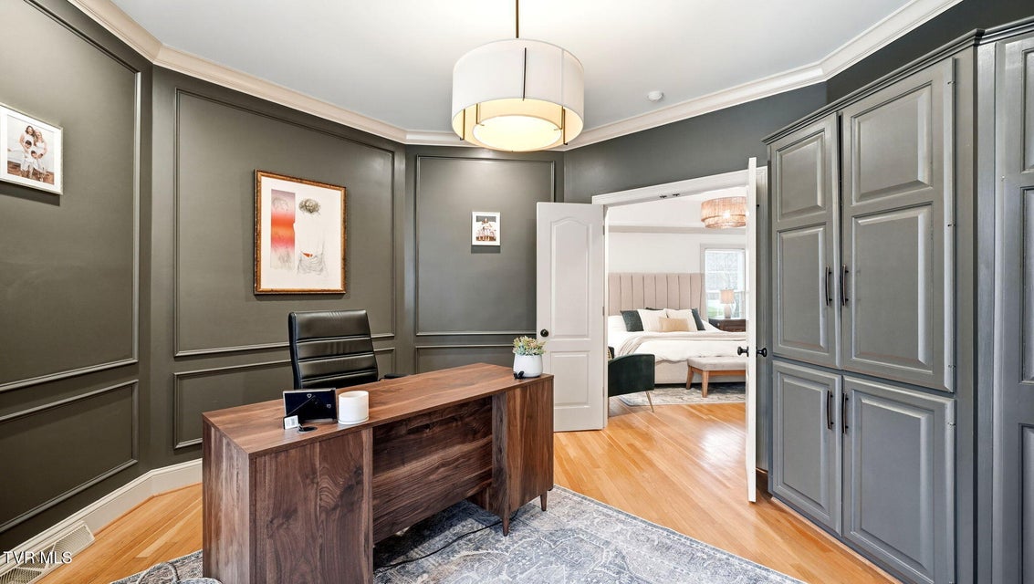 Photo #32: 1000 Huntington Court