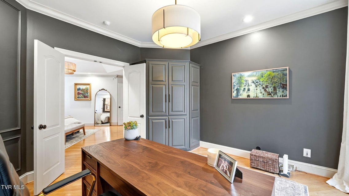 Photo #31: 1000 Huntington Court