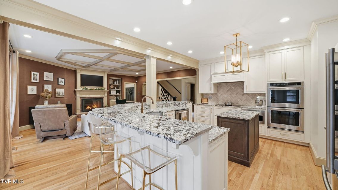 Photo #18: 1000 Huntington Court