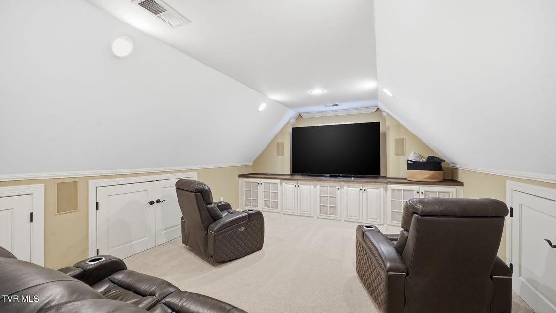 Photo #54: 1000 Huntington Court