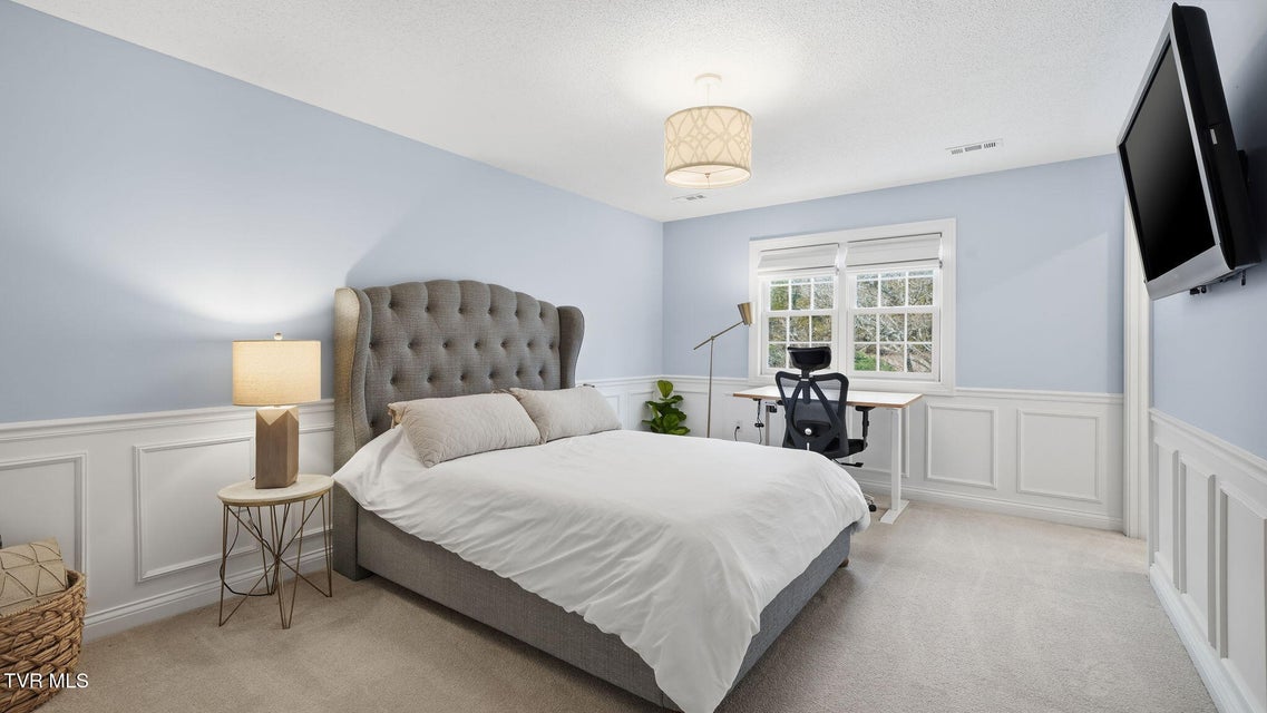 Photo #44: 1000 Huntington Court