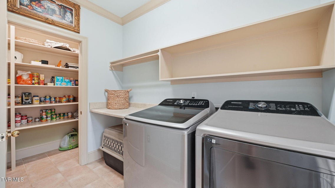 Photo #40: 1000 Huntington Court