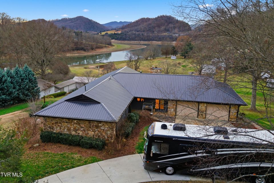 Photo #2: 176 Timber Lake Drive