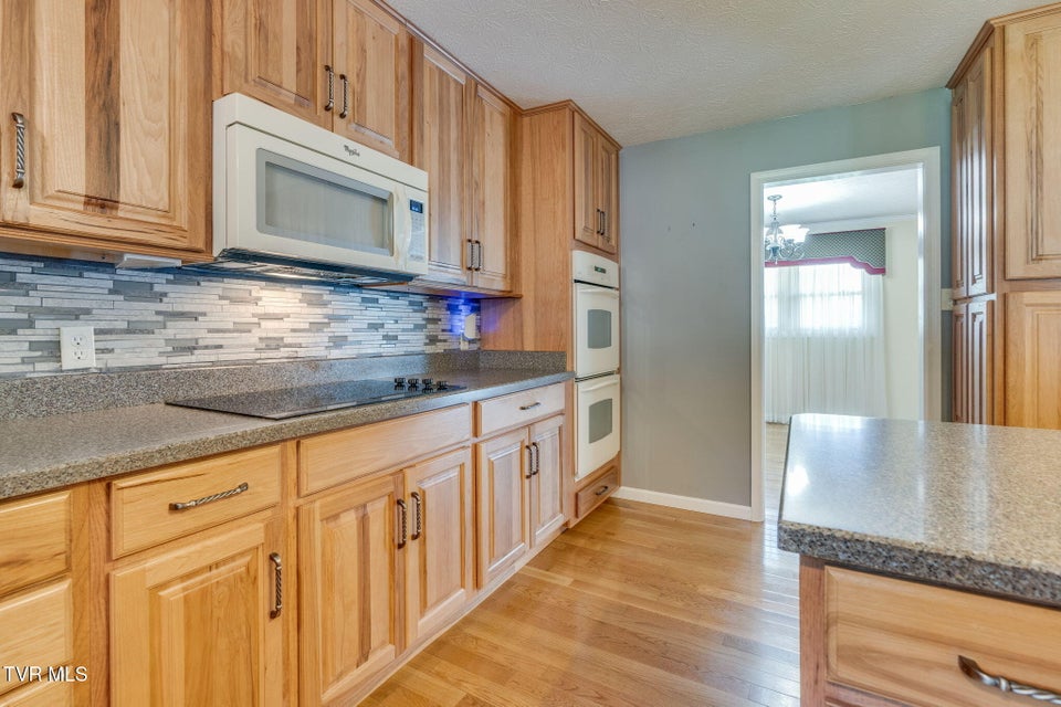 Photo #14: 4120 Lindenwood Drive