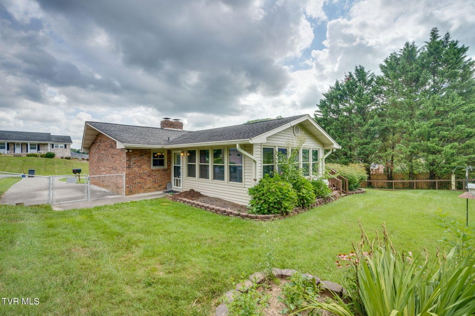 Photo #32: 4120 Lindenwood Drive