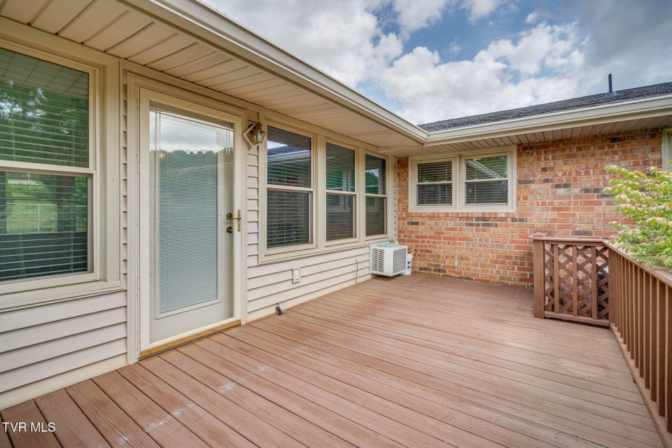 Photo #34: 4120 Lindenwood Drive