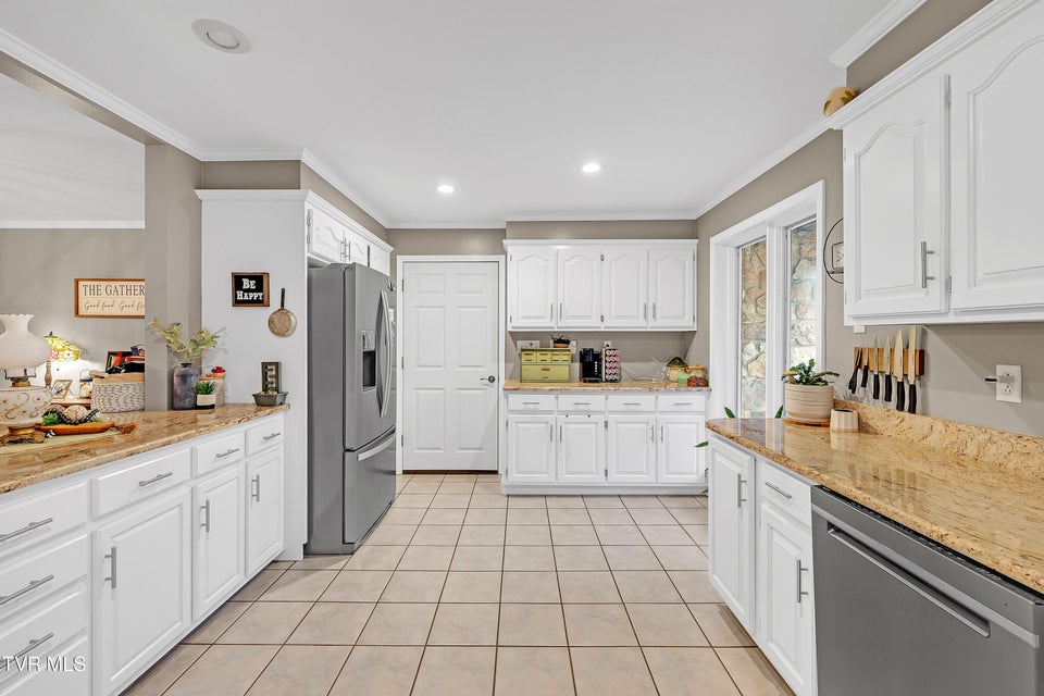 Photo #8: 176 Timber Lake Drive