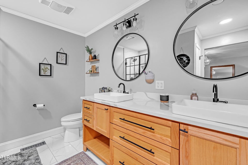 Photo #24: 176 Timber Lake Drive