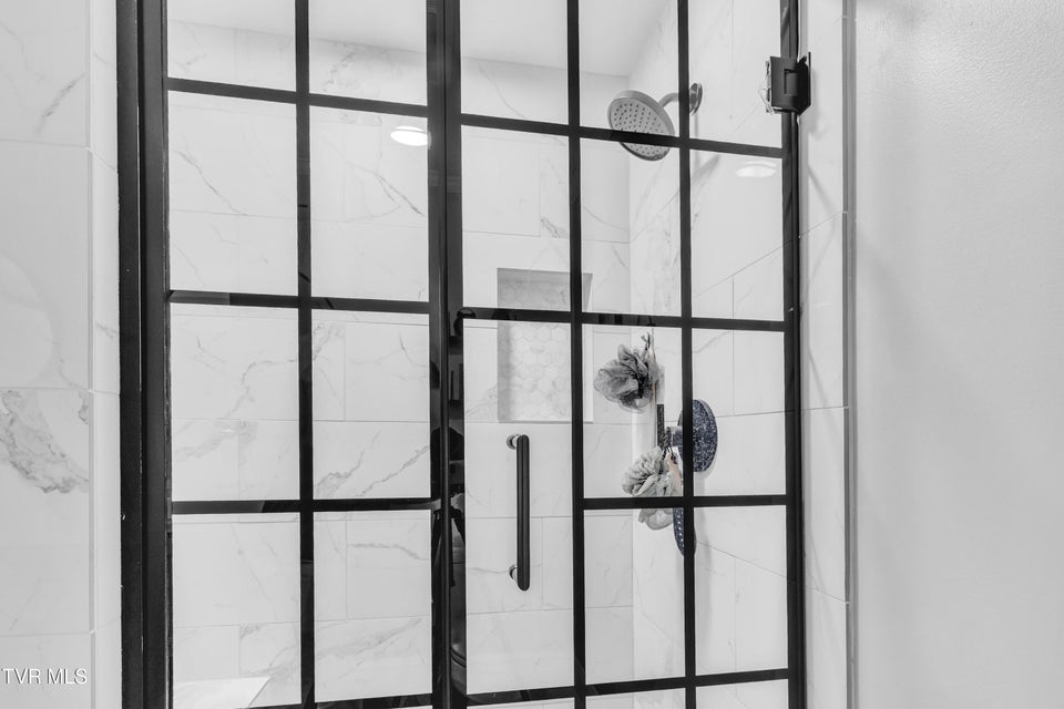 Photo #25: 176 Timber Lake Drive