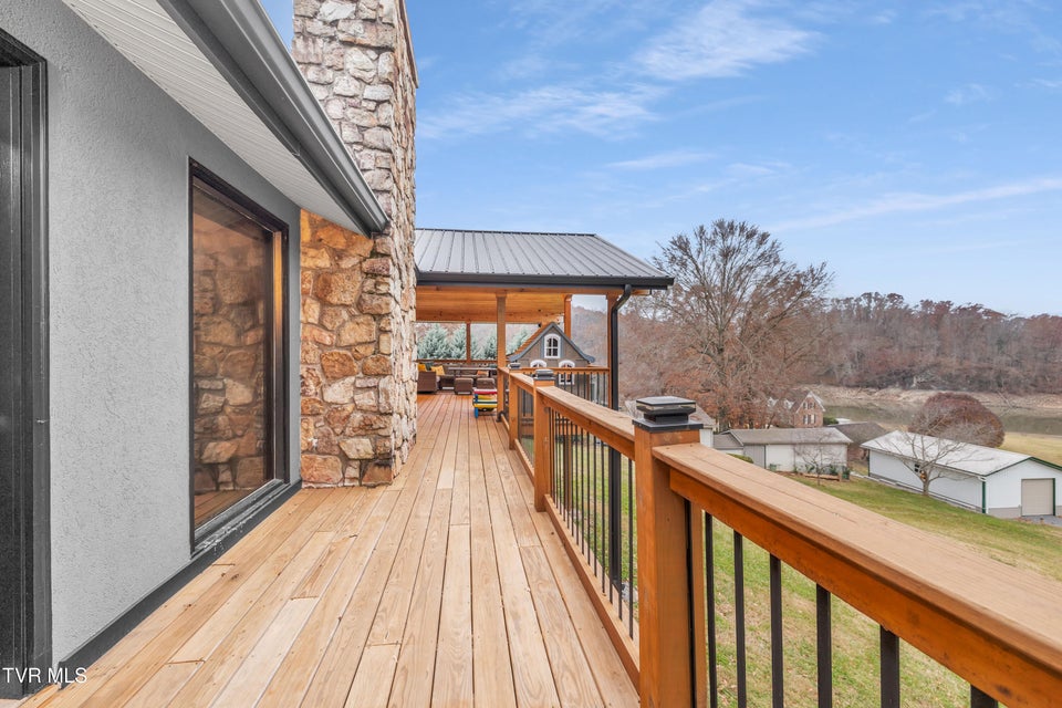 Photo #43: 176 Timber Lake Drive