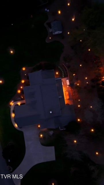 Photo #68: 1000 Huntington Court