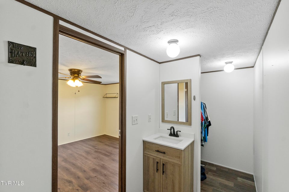 Photo #18: 45 Chickadee Road