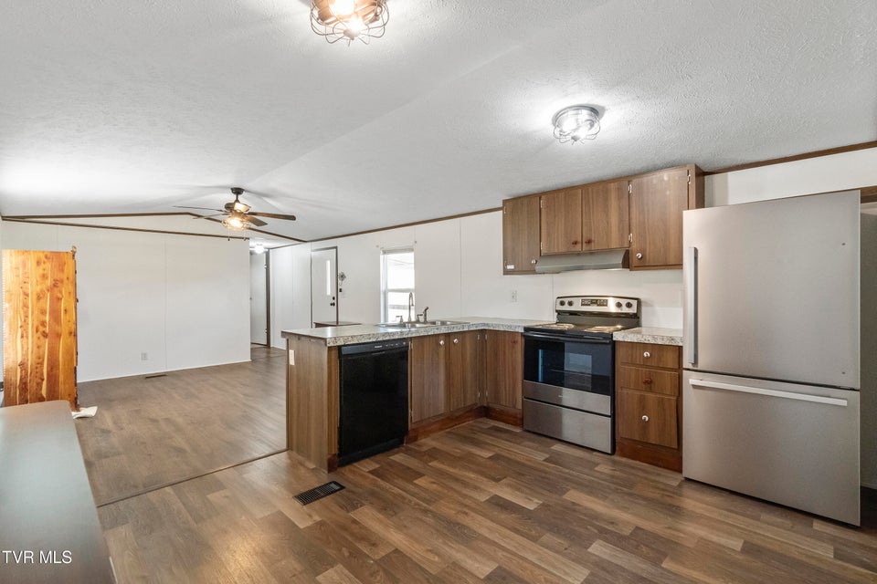 Photo #19: 45 Chickadee Road