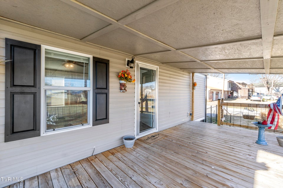 Photo #28: 45 Chickadee Road