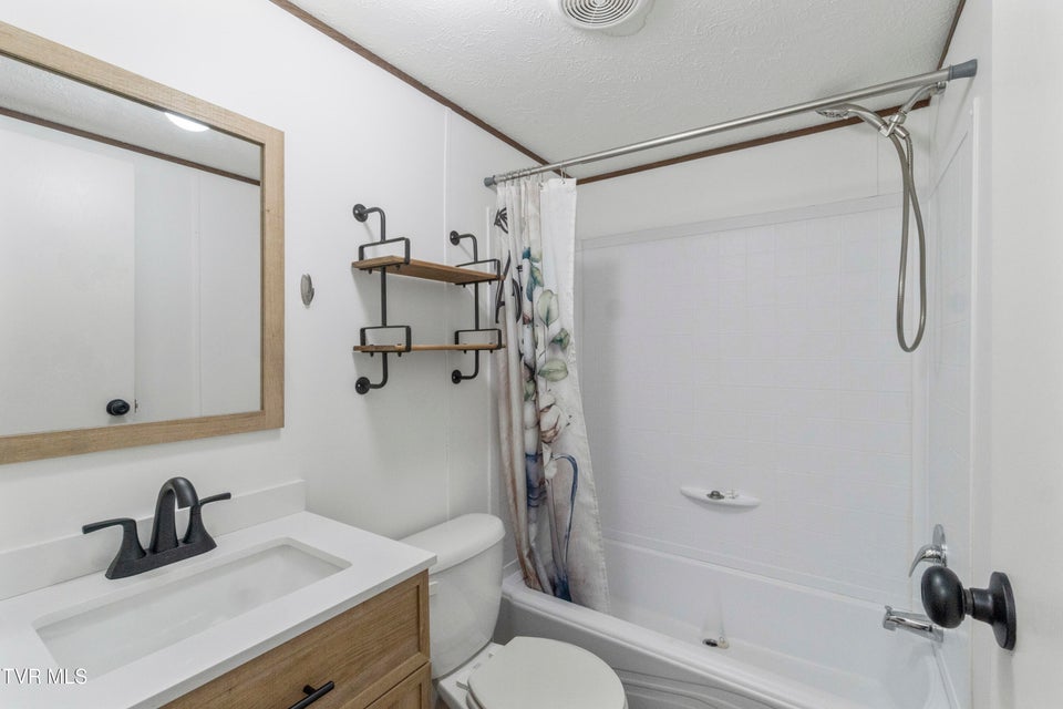 Photo #29: 45 Chickadee Road