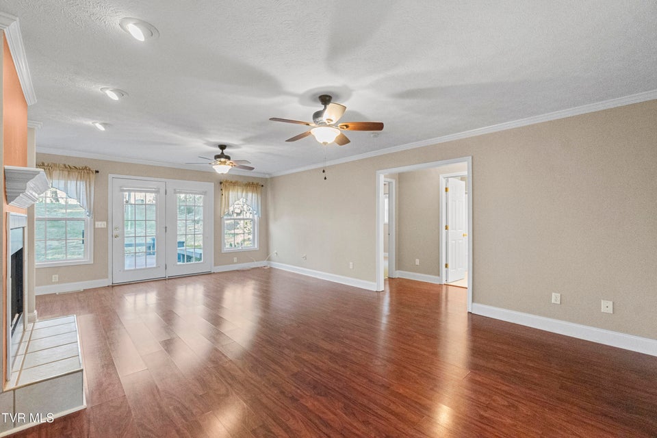 Photo #20: 32 Capri Drive