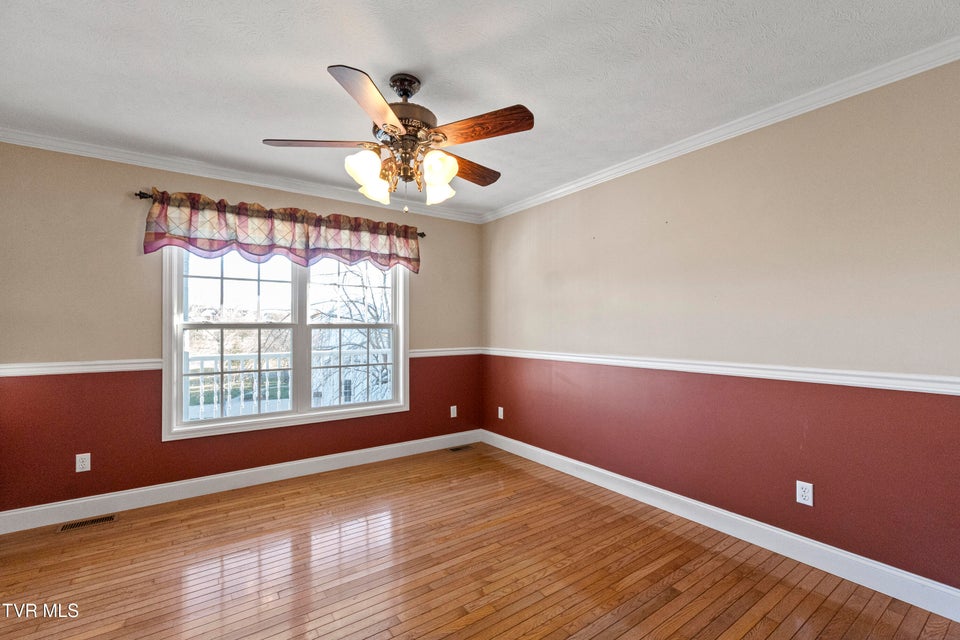 Photo #31: 32 Capri Drive