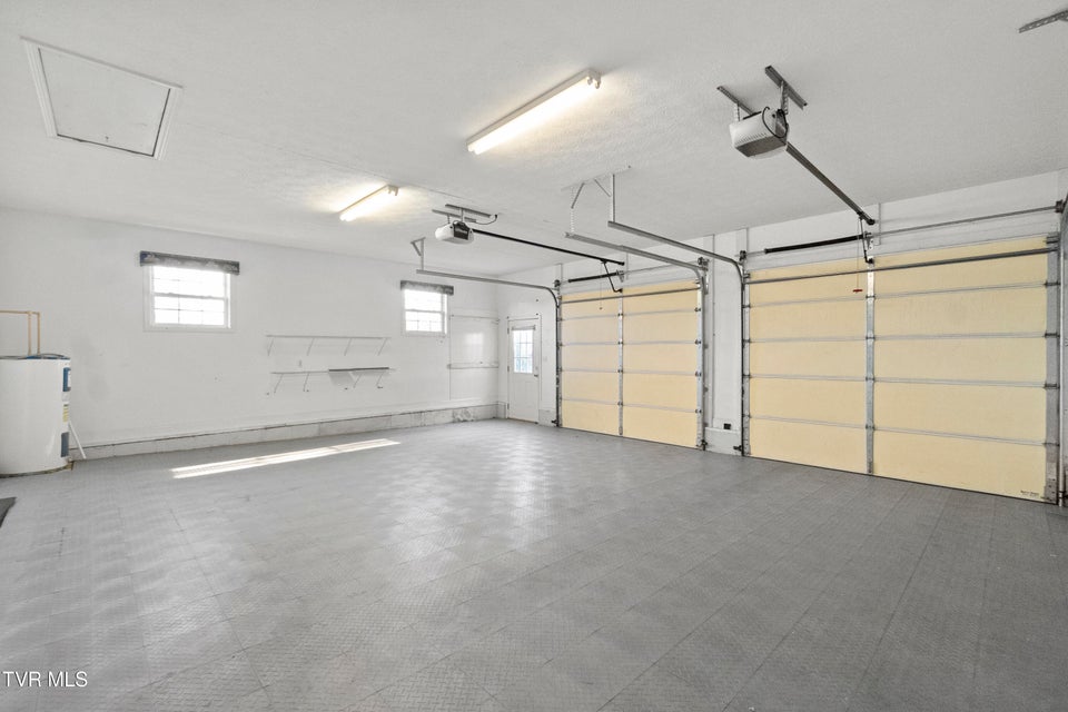 Photo #35: 32 Capri Drive