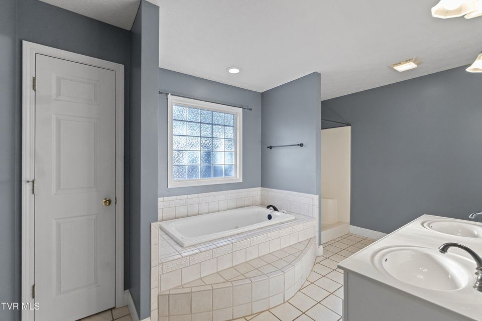 Photo #43: 32 Capri Drive