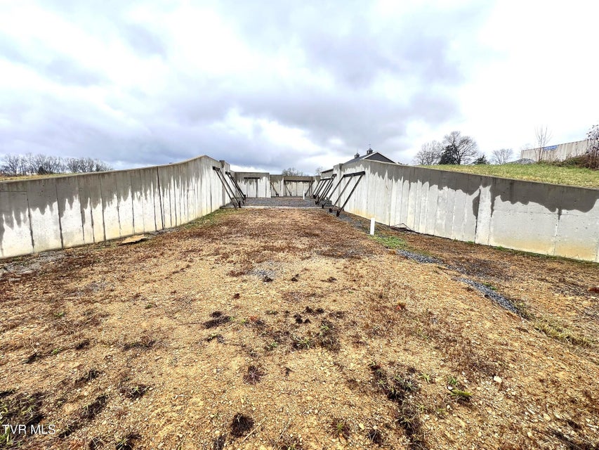 Photo #33: 222 Locke Road