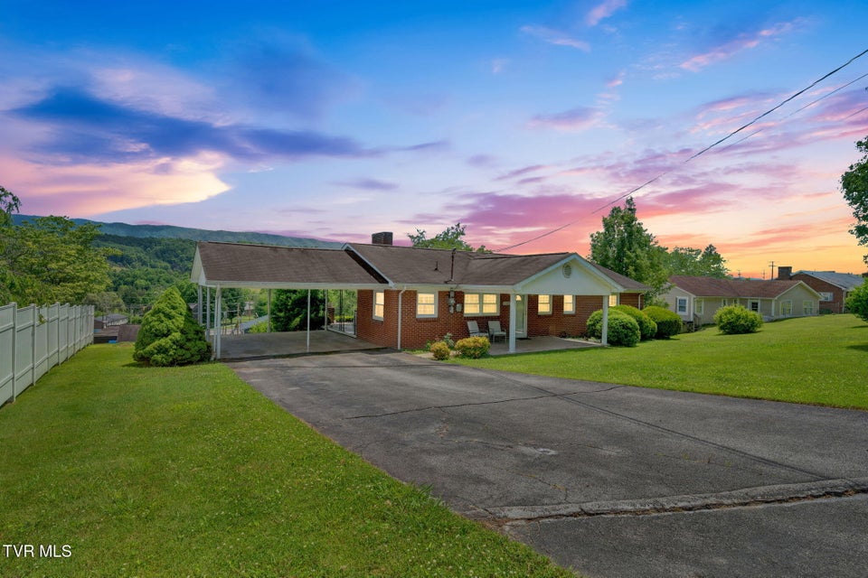 Photo #3: 135 Lively Street