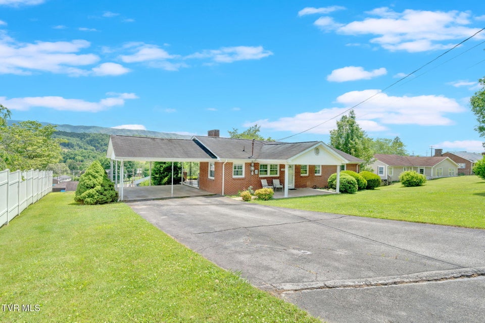 Photo #7: 135 Lively Street