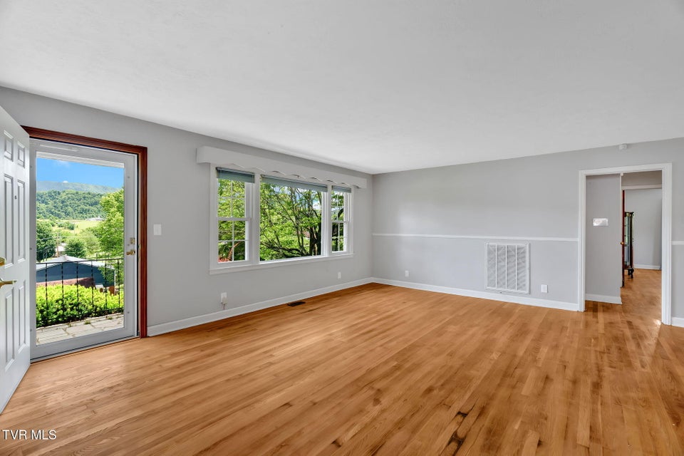 Photo #16: 135 Lively Street