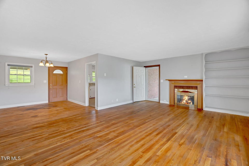 Photo #17: 135 Lively Street