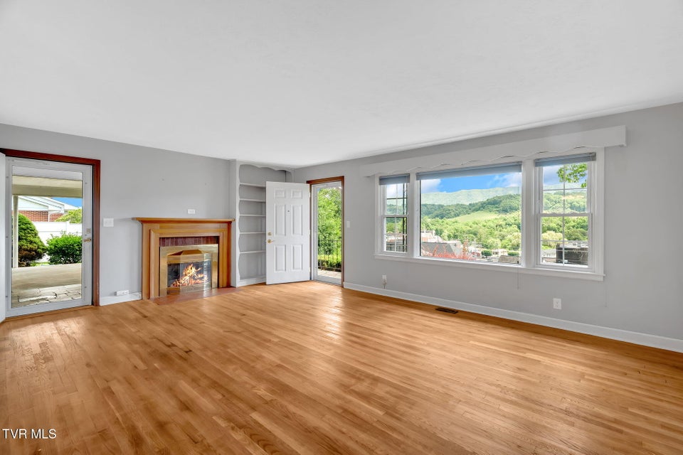 Photo #19: 135 Lively Street