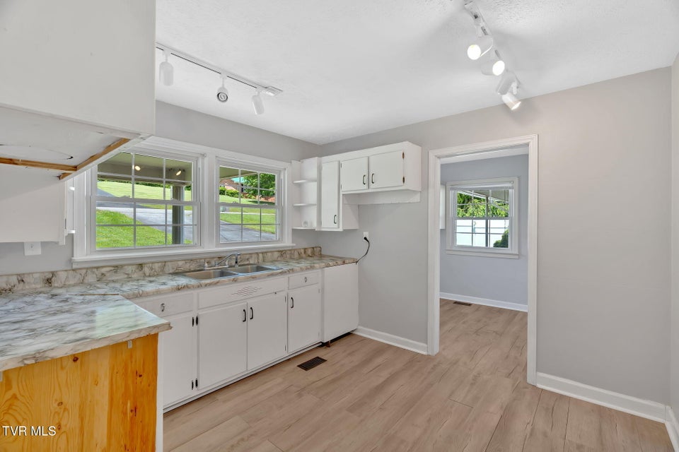 Photo #25: 135 Lively Street