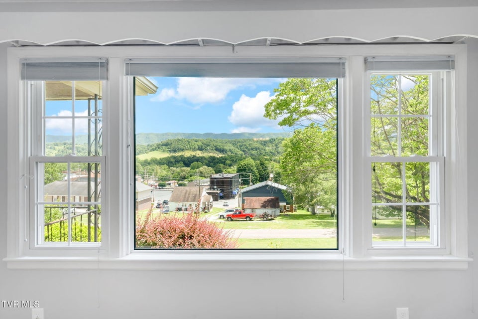 Photo #28: 135 Lively Street