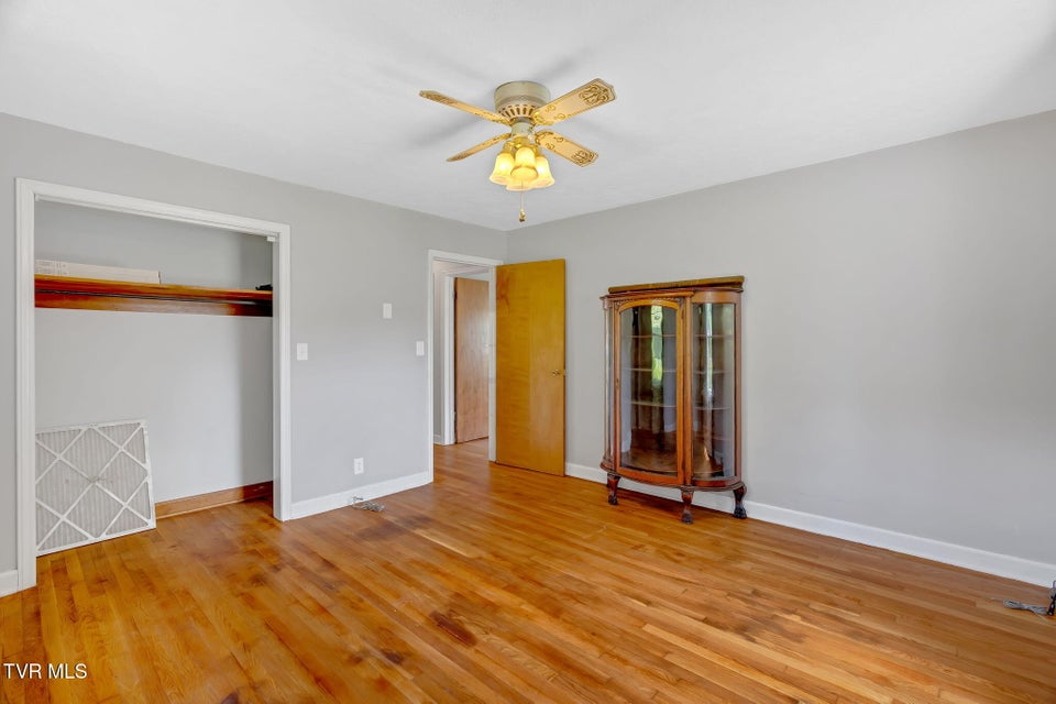 Photo #32: 135 Lively Street