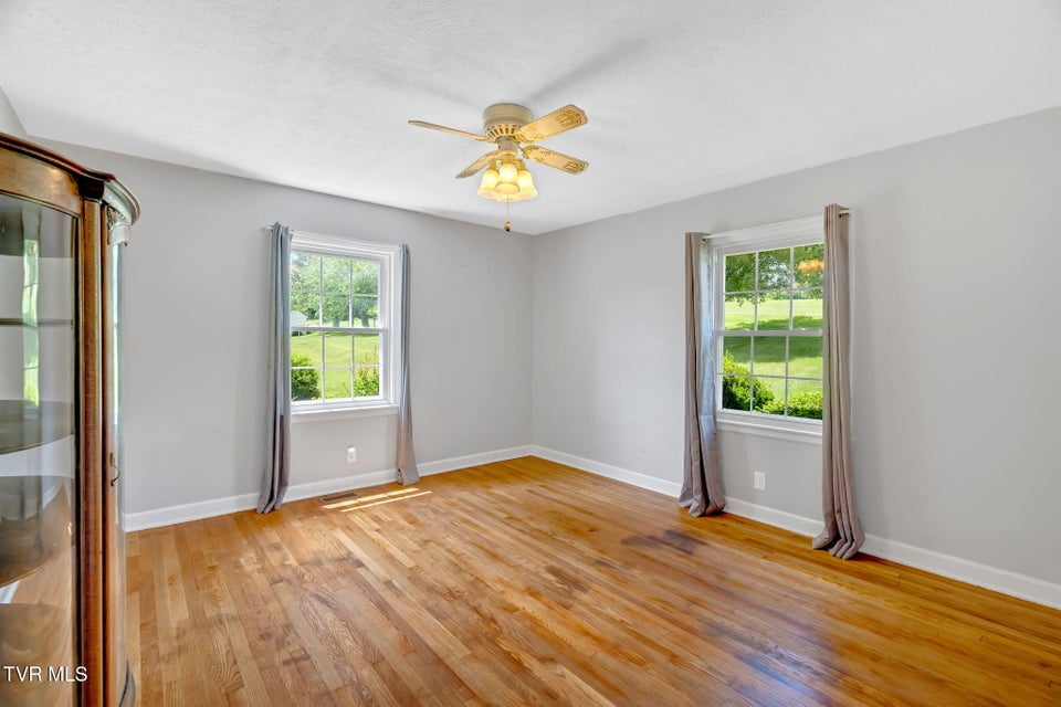 Photo #33: 135 Lively Street