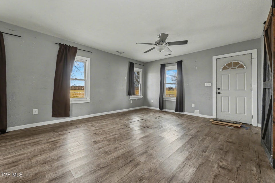 Photo #37: 2025 Ottway Road