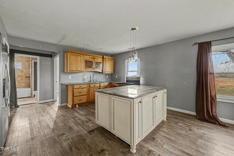 Photo #26: 2025 Ottway Road