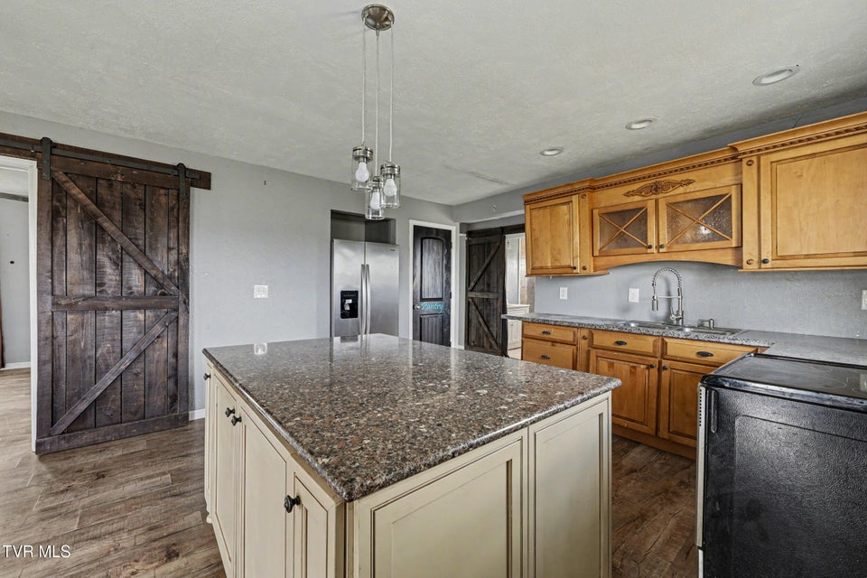 Photo #27: 2025 Ottway Road