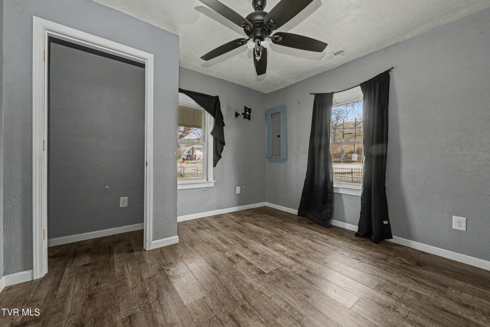 Photo #38: 2025 Ottway Road