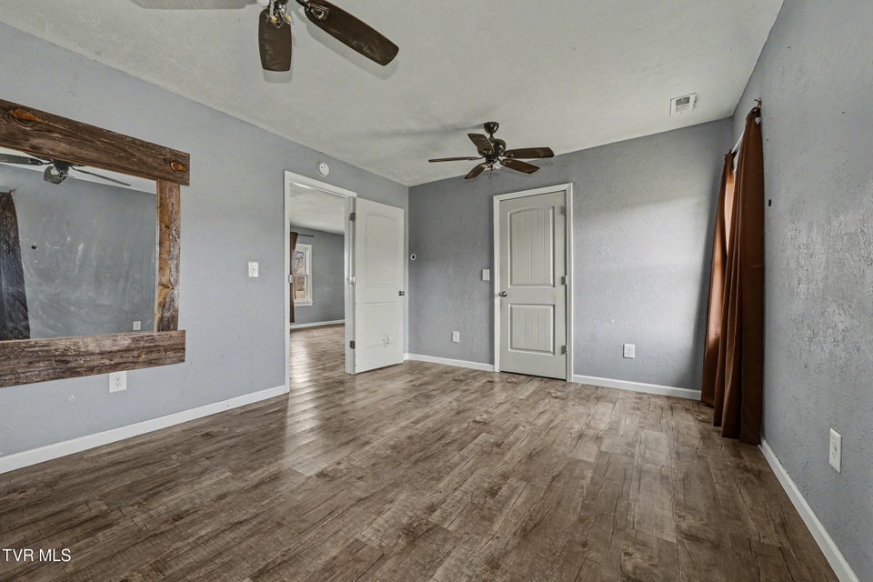 Photo #34: 2025 Ottway Road