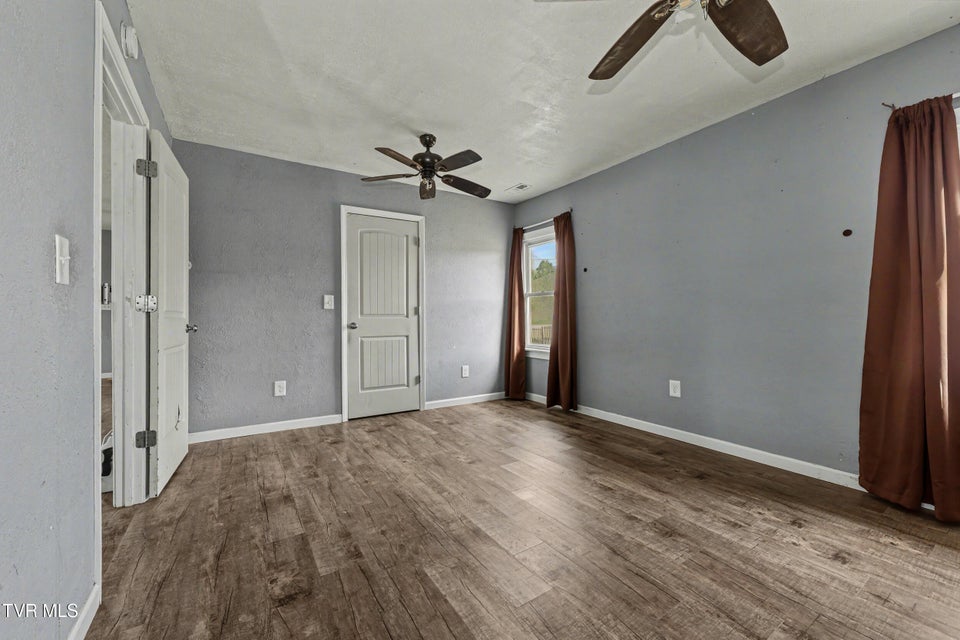 Photo #33: 2025 Ottway Road