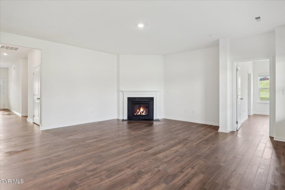 Photo #7: 551 Fieldcrest Road 