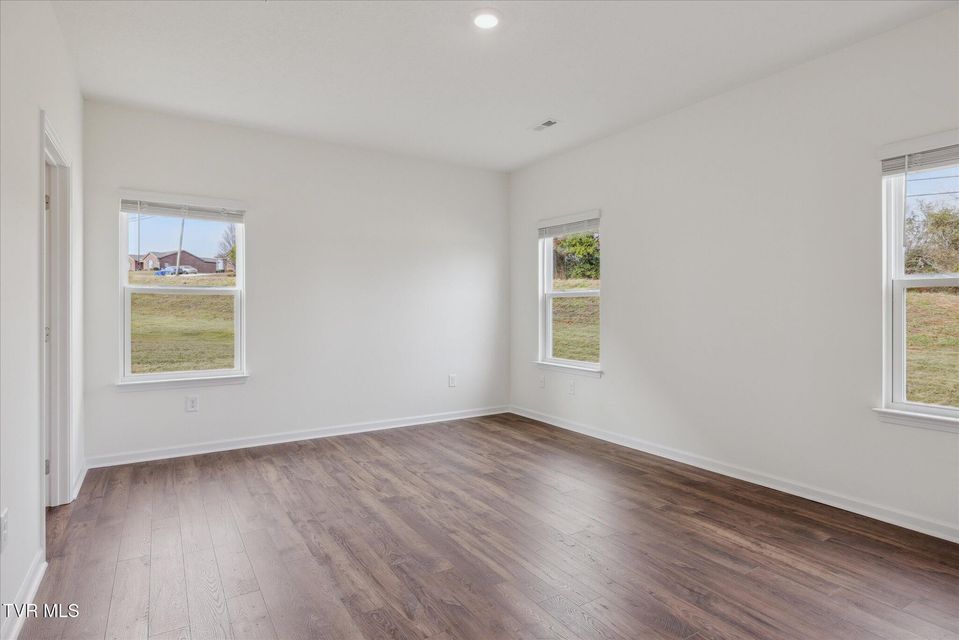 Photo #8: 551 Fieldcrest Road 