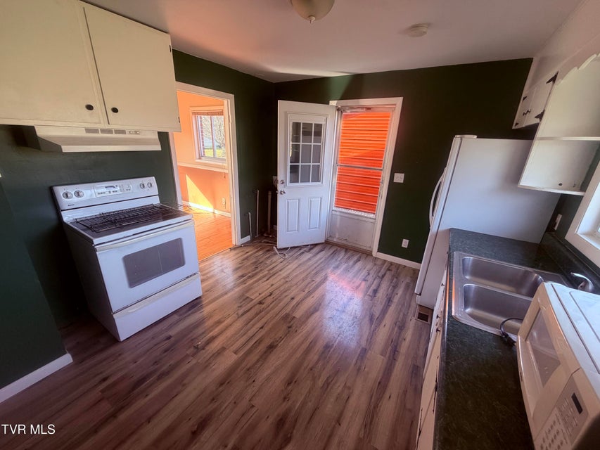 Photo #9: 273 Fairford Lane