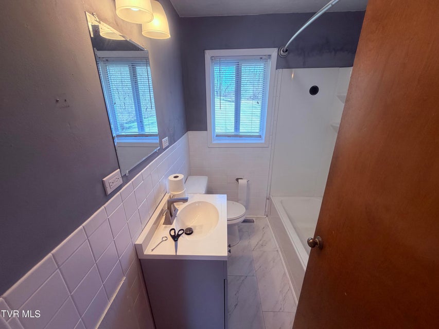 Photo #13: 273 Fairford Lane