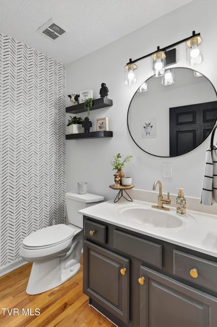 Photo #32: 18459 John Ashley Drive