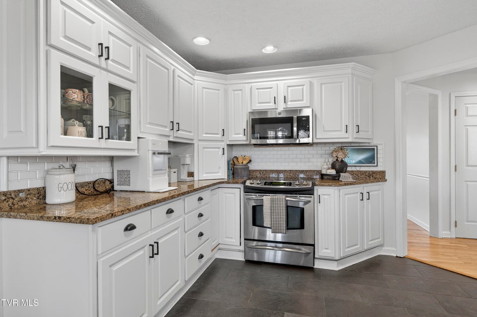 Photo #16: 18459 John Ashley Drive