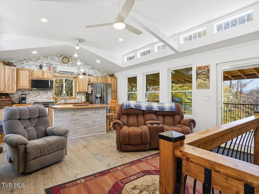 Photo #4: 164 Paradise Point