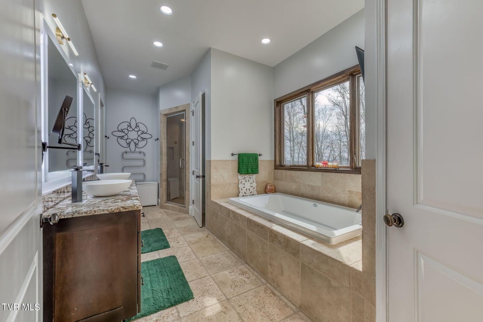 Photo #37: 520 Highway 93 