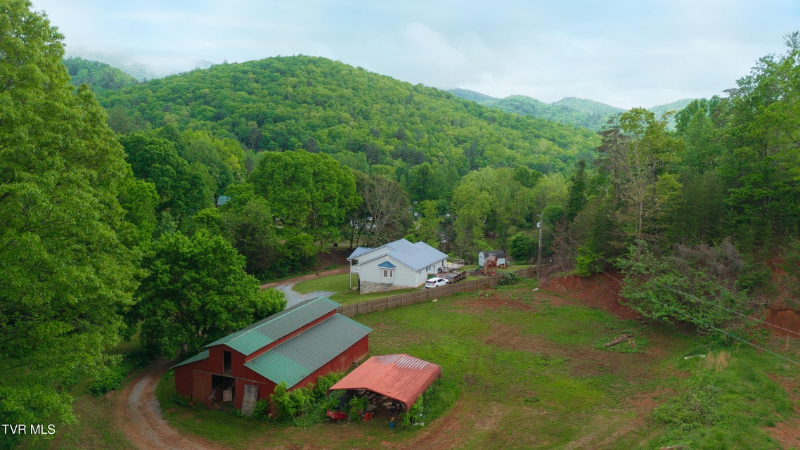 Photo #24: 109 Triangle B Drive