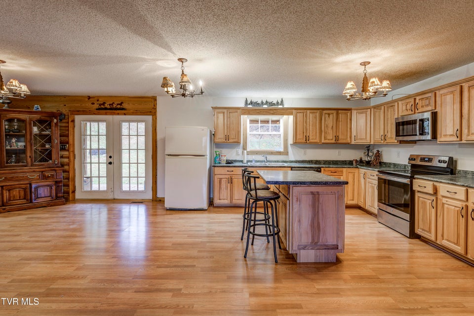 Photo #11: 109 Triangle B Drive